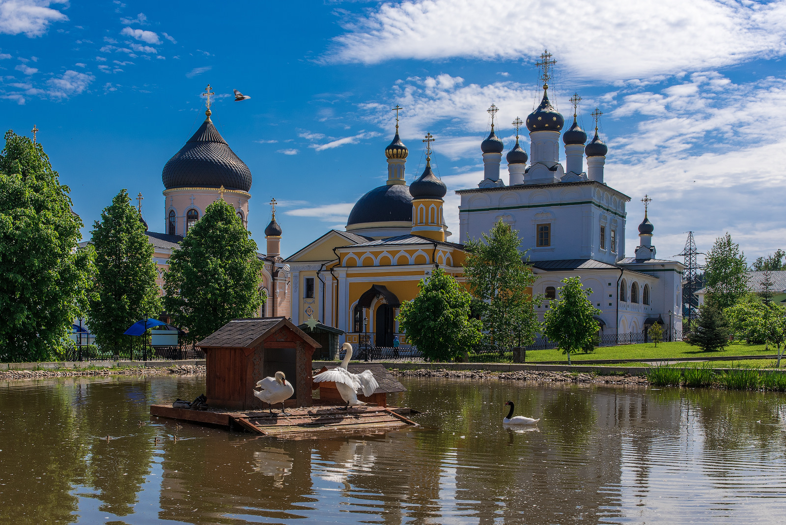 церковь на белом озере