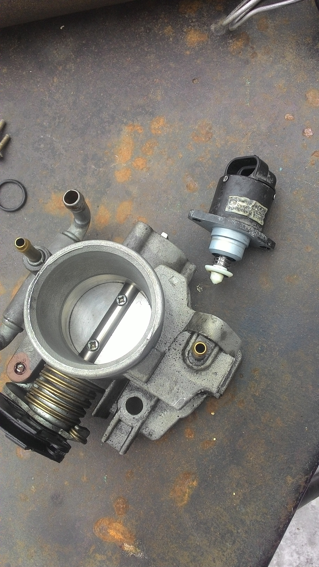 Промывка форсунок, чистка дросселя — Lada Приора седан, 1,6 л, 2010 ...