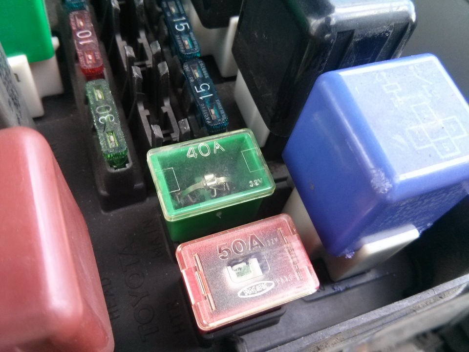 Нежданчик от электрики… — Toyota Corona (T190), 1,8 л., 1994 года ...