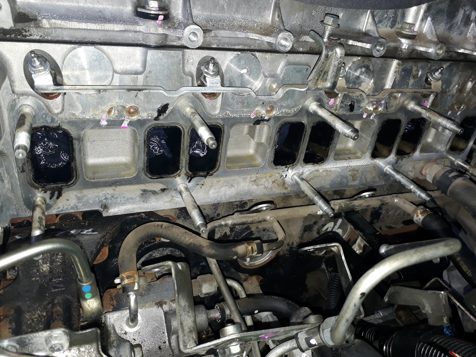 Как снять коллектор дизель Чистка впускного коллектора. - Mitsubishi Pajero (4G), 3,2 л, 2008 года плановое