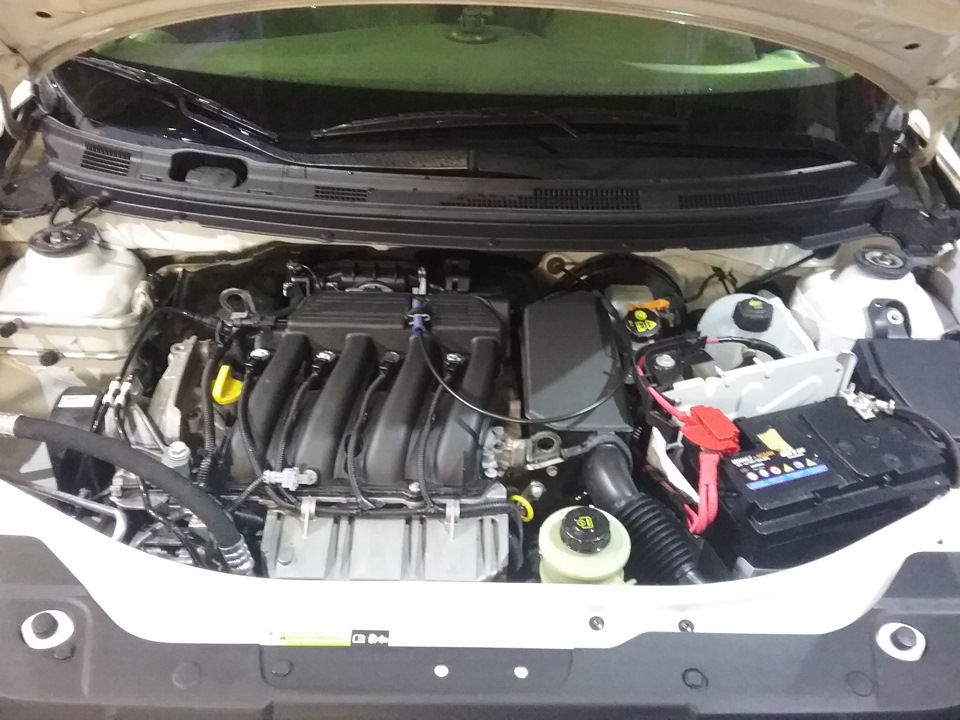 Уплотнитель капота. — Nissan Almera V (G11/15), 1,6 л, 2015 года ...