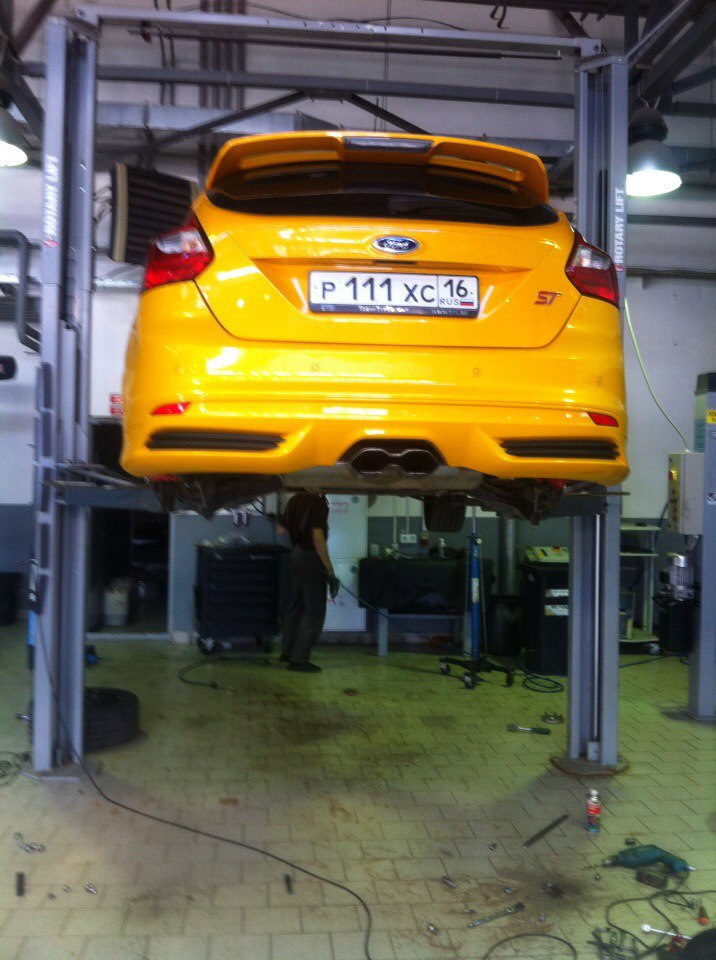 Замена стоек опорников сальника и колодок — Ford Focus III ST, 2 л ...