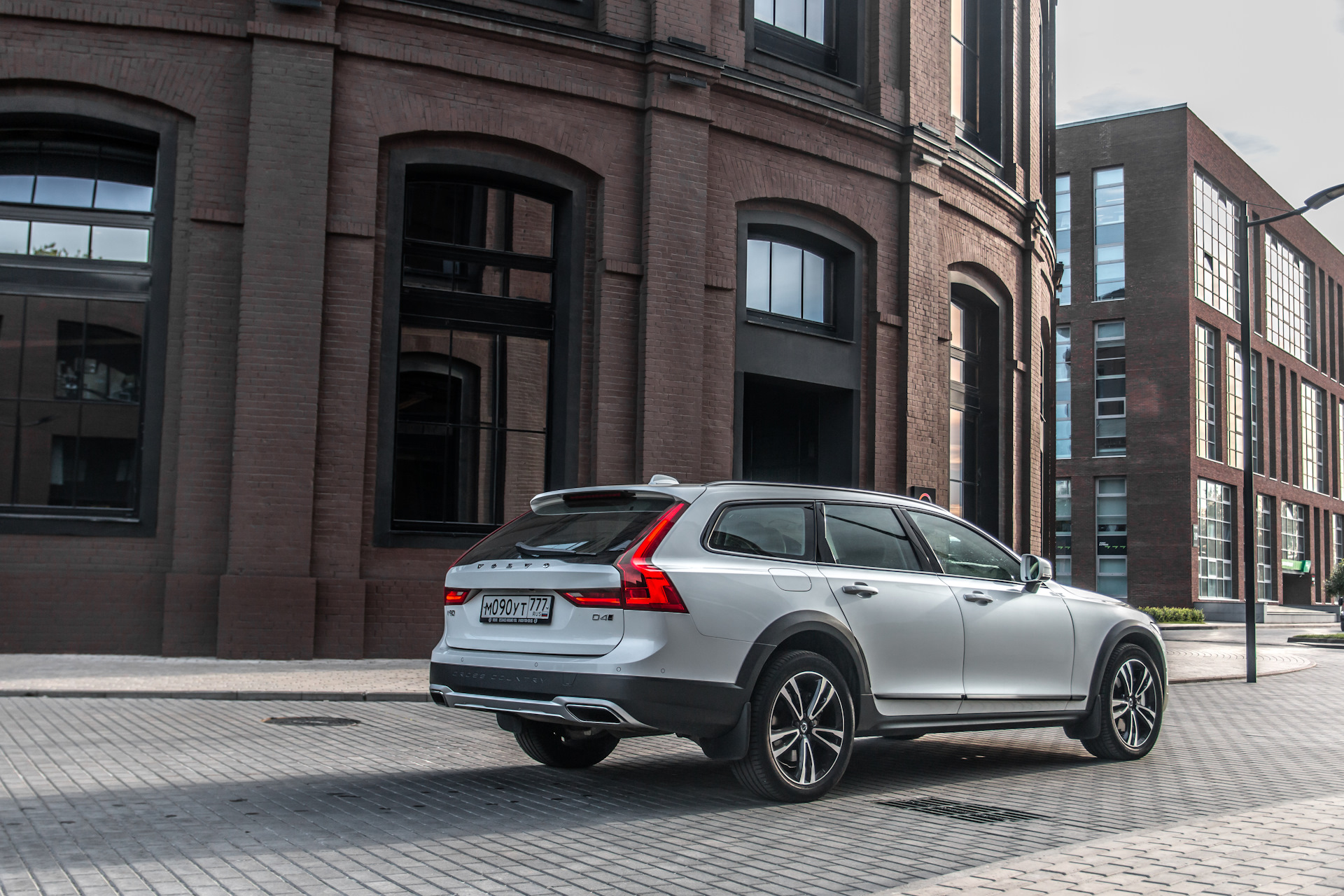 Volvo v90 Cross Country 2020