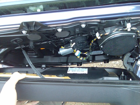 e3cc8bu 480 гремит задняя дверь на форд фьюжн