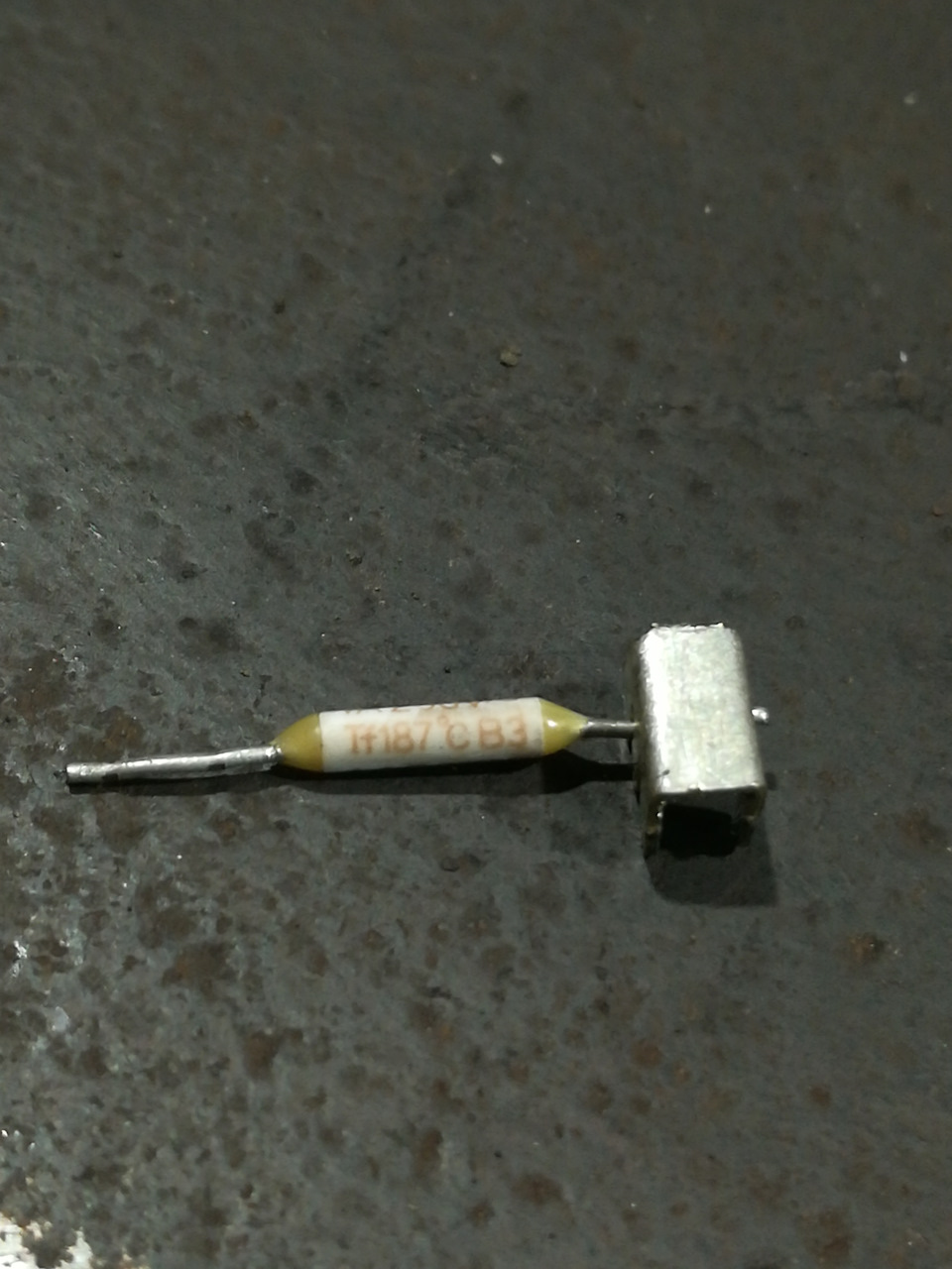 Компрессор кондиционера и электромуфта. — Opel Astra G, 1,6 л, 1999 ...