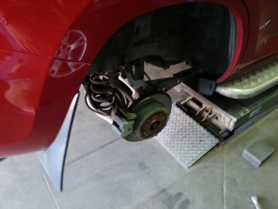 Пробило колесо саморезом — Toyota RAV4 (III), 2 л, 2008 года | визит на ...