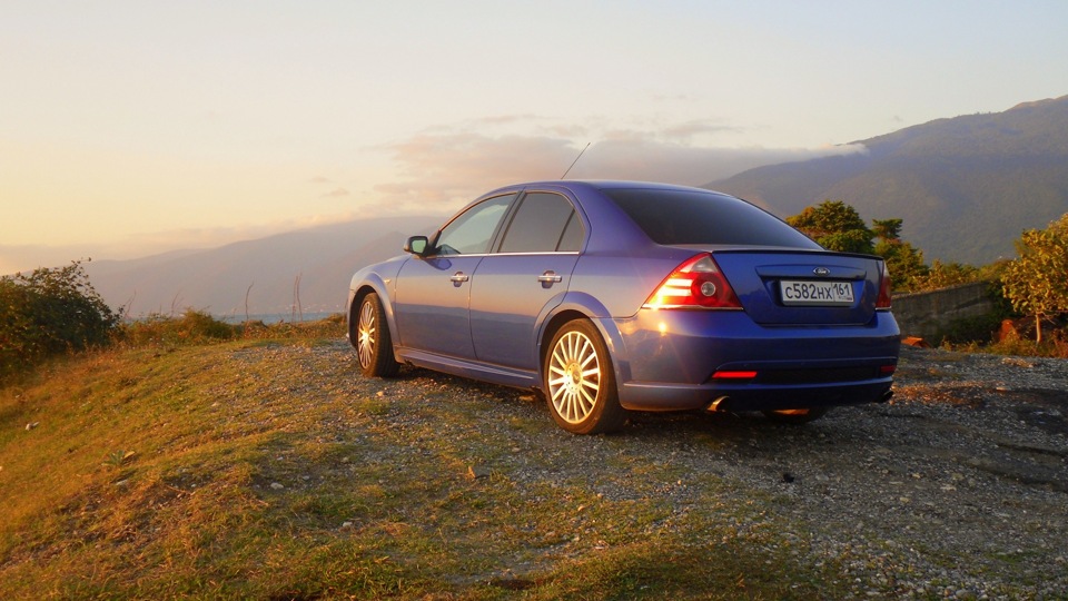 Ford Mondeo st220