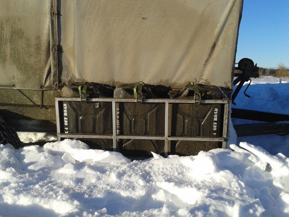 e3dd02s 960 Как крепить канистру в прицепе