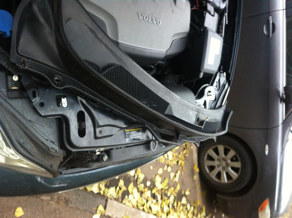 по приезду из сервиса начал разбор, как обычно доделываю за мастерами — Volvo XC90 (1G)