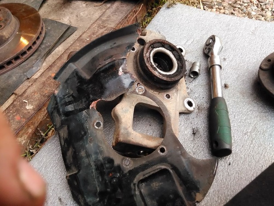 Замена подшипников полуосей - Mitsubishi Pajero Sport (1G), 2,5 л, 1999 года сво