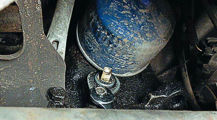 ВАЗ 2115: как произвести замену масла в двигателе