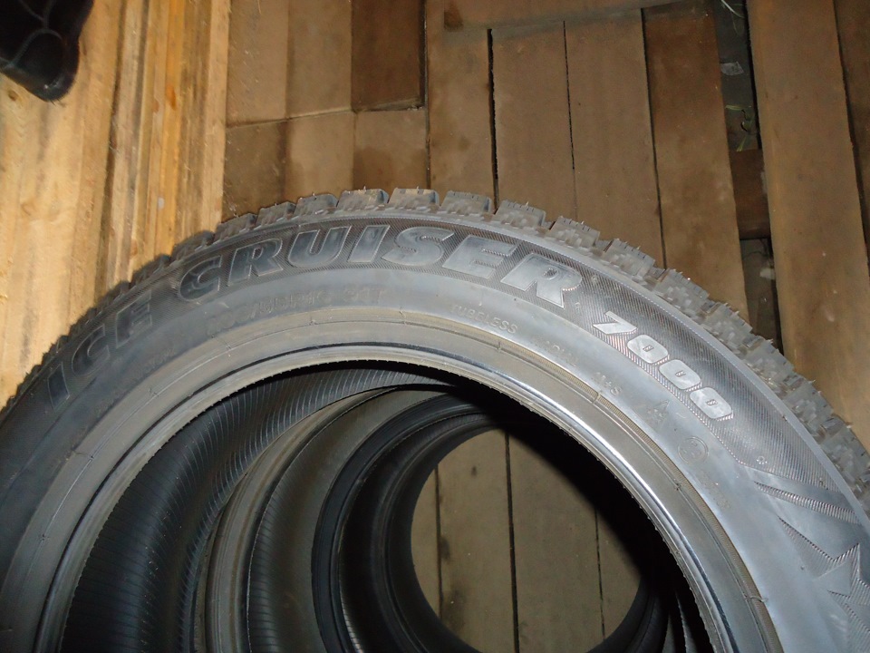 Bridgestone r16. Бричстоун Бальзак 7000 205/60r16. 205/55 R15 фото на прицеп.