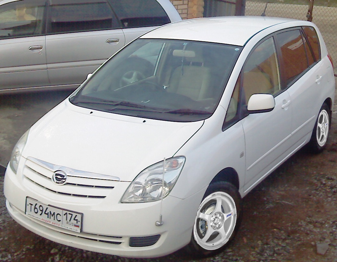    Toyota Corolla Spacio 15 2003