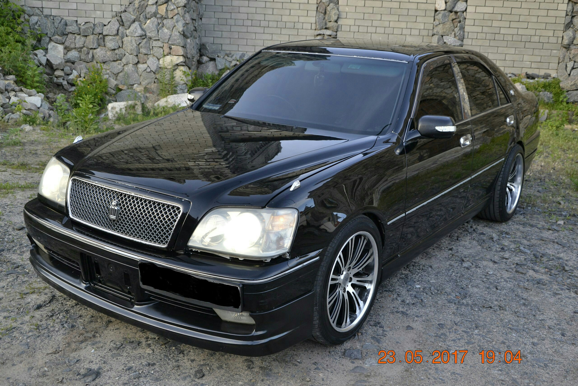 Toyota Crown черный