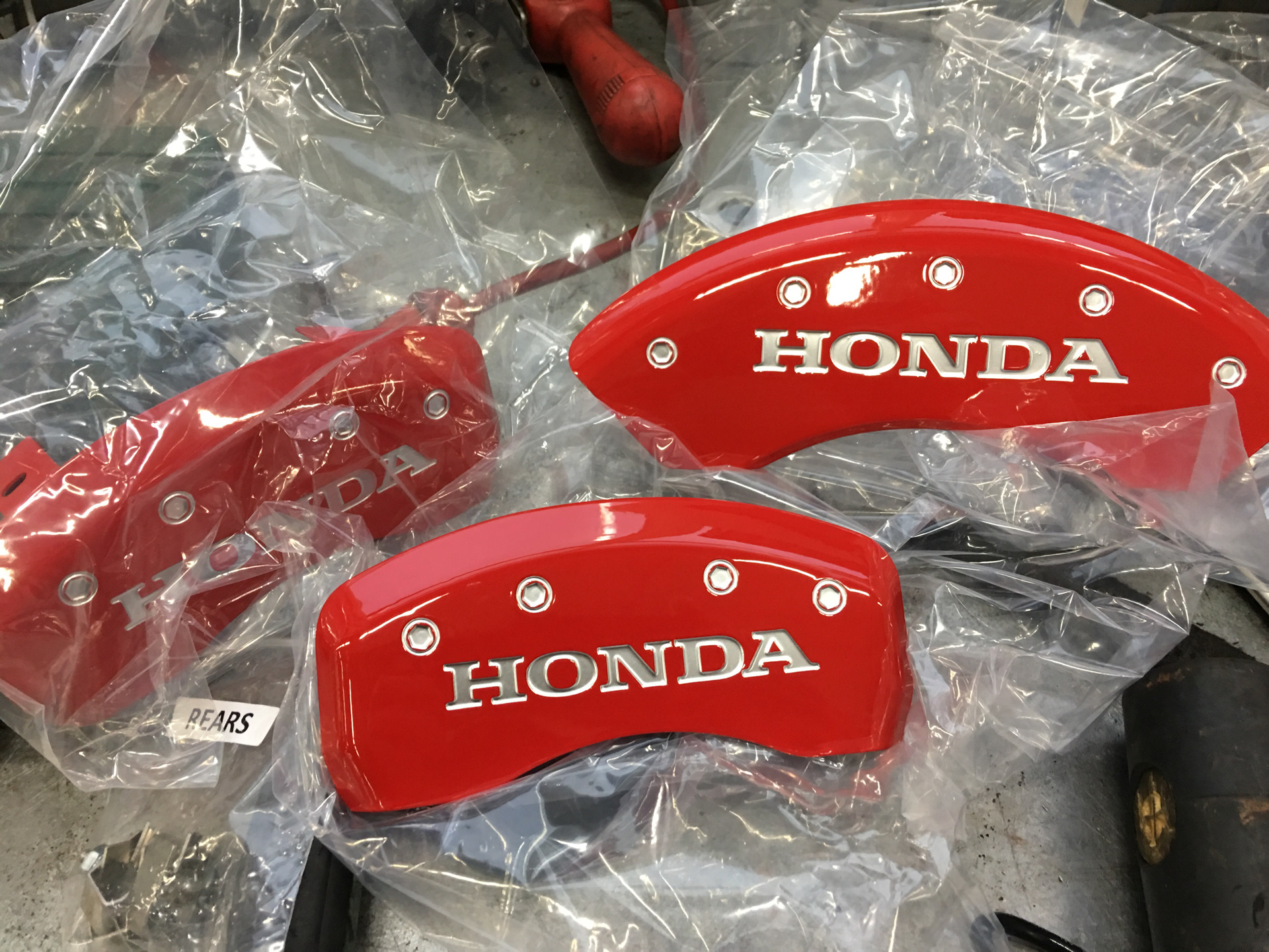 Honda v накладки. Накладки на суппорта Хонда Аккорд 8. Накладки на тормозные суппорта Хонда Аккорд 7. Накладки на суппорта Хонда Аккорд 7. Накладки на суппорта Honda Civic 5.