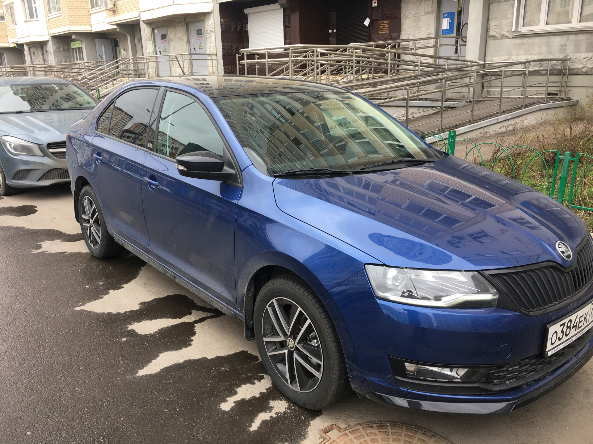 Skoda Rapid синий Reef