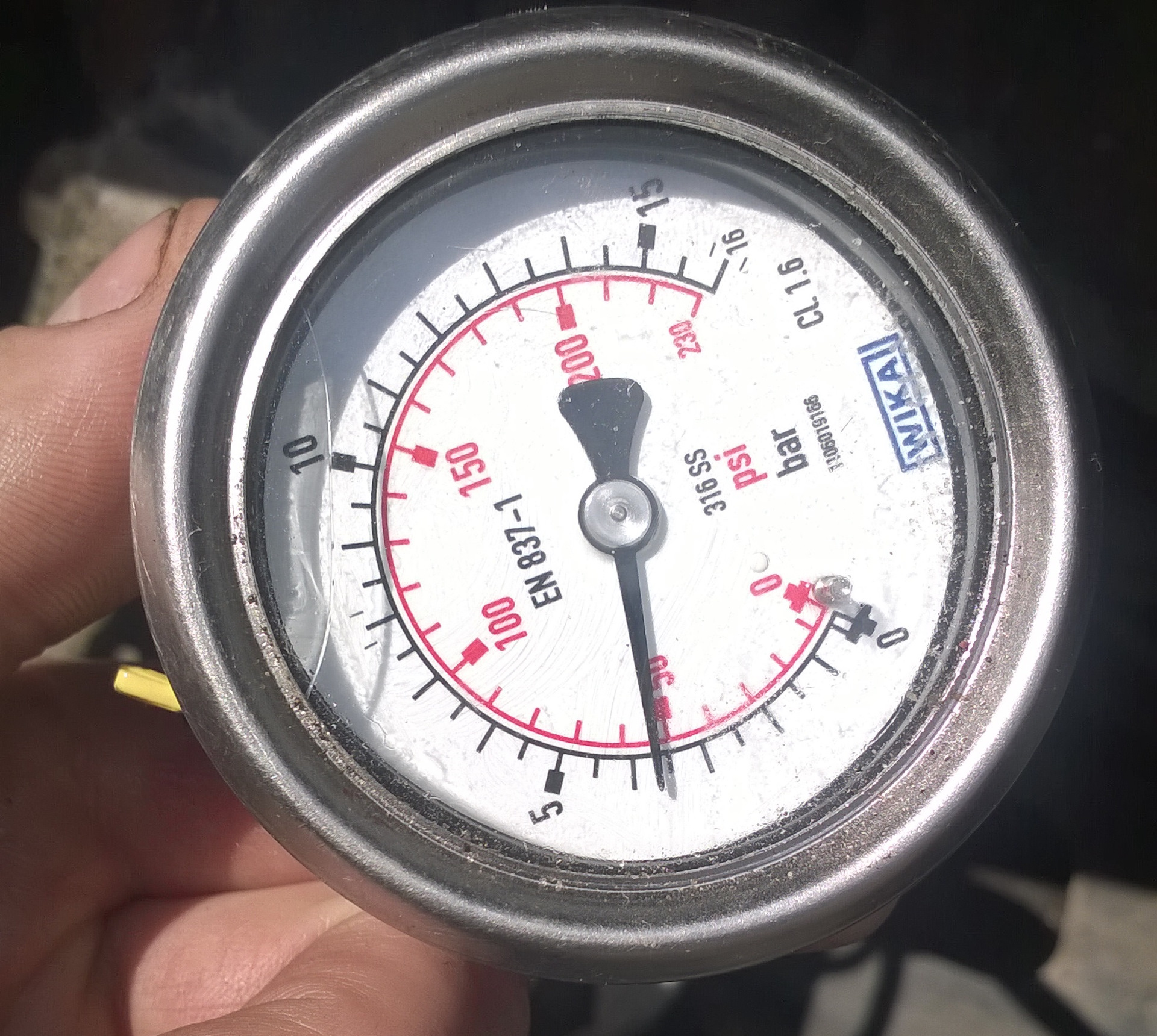 Замер давления масла g4kd. Давление масла в двигателе Шевроле Лачетти 1.6 норма. Замер давления в глушители. Какие давление масла на Лачетти 1 и 6. Какое давление масла лачетти