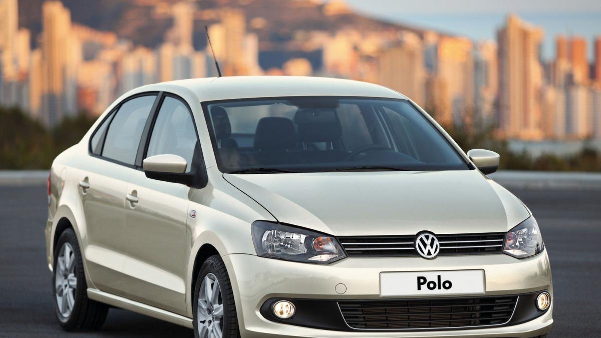 Volkswagen Polo sedan.