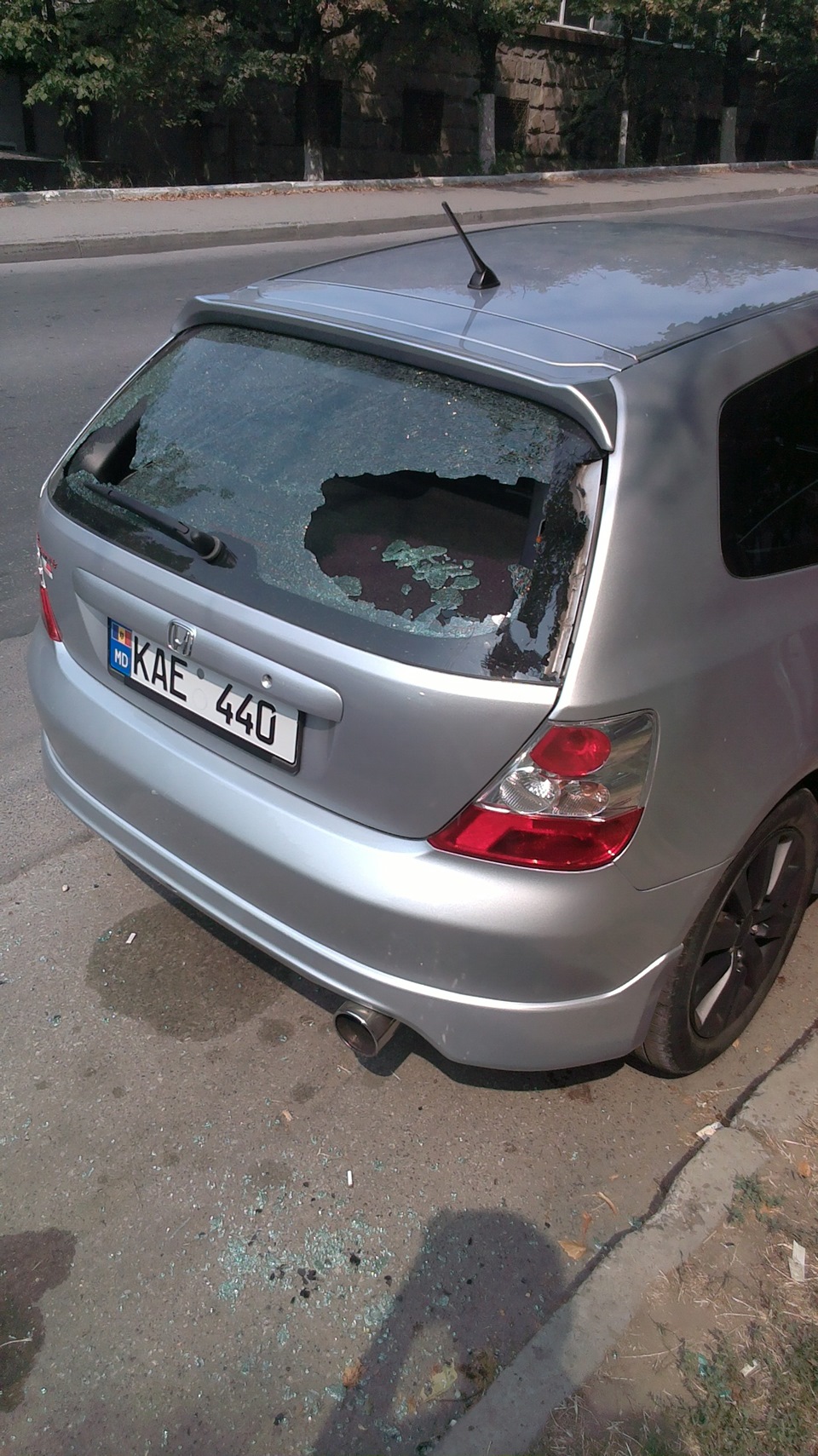 Лопнуло заднее стекло — Honda Civic Hatchback (7G), 1,4 л, 2005 года ...