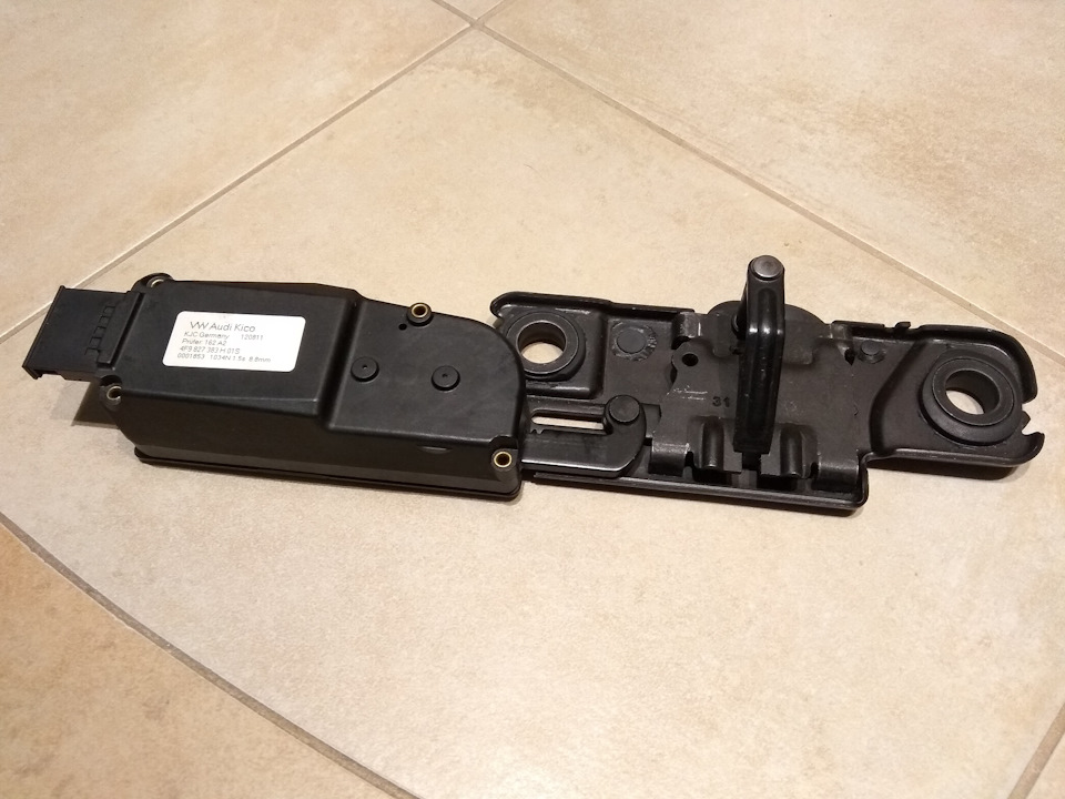 8U0827851 Узел привода VAG | Запчасти на DRIVE2