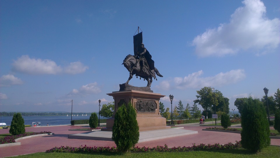 Памятник засекину в самаре на набережной фото