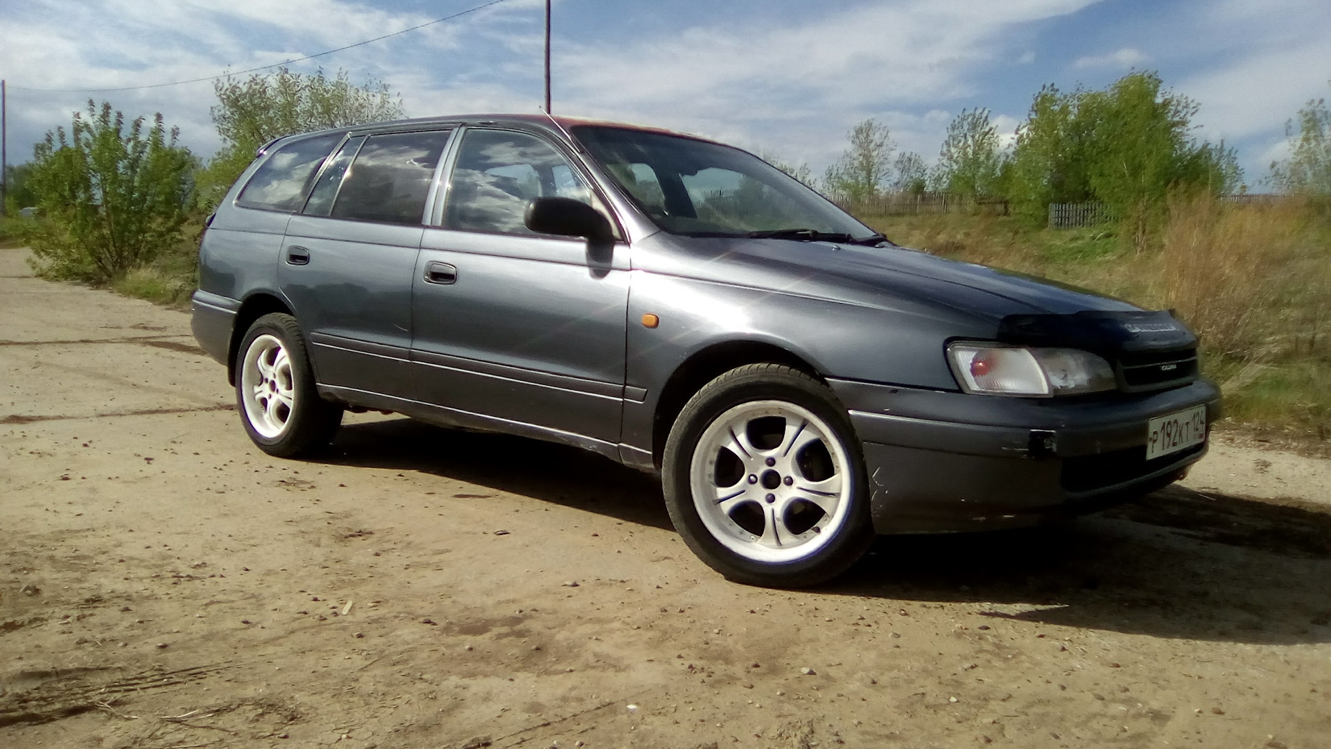 Тойота калдина 2 2 дизель. Тойота Калдина дизель. Toyota Caldina 1994 салон. Тойота Калдина год выпуска 1995. Toyota Калдина 1994 салон.