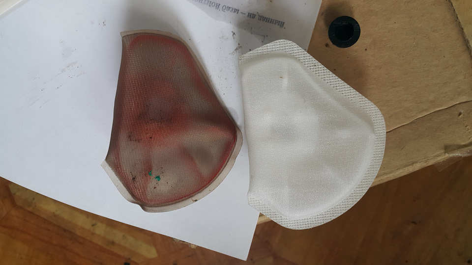 Замена фильтра грубой очистки топлива (сеточки бензонасоса). И заодно ...