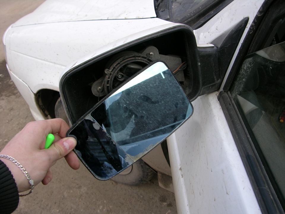 Ремонт зеркал автомобиля. Зеркала Priora se зеркальный элемент. Корпус бокового зеркала ВАЗ 2107.