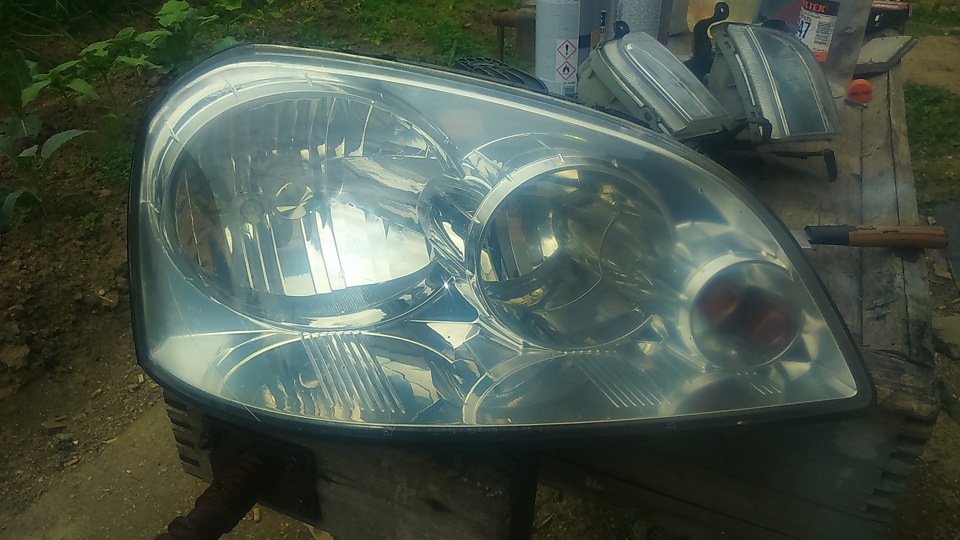 "Полировка" противотуманок и фары (закатываем туманки и фару в лак ...