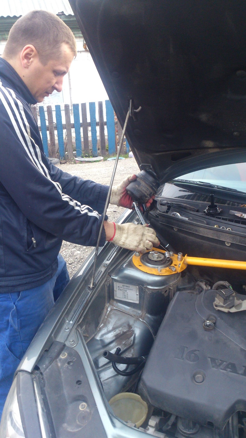 Замена жидкости ГУР. — Lada Приора универсал, 1,8 л, 2011 года ...