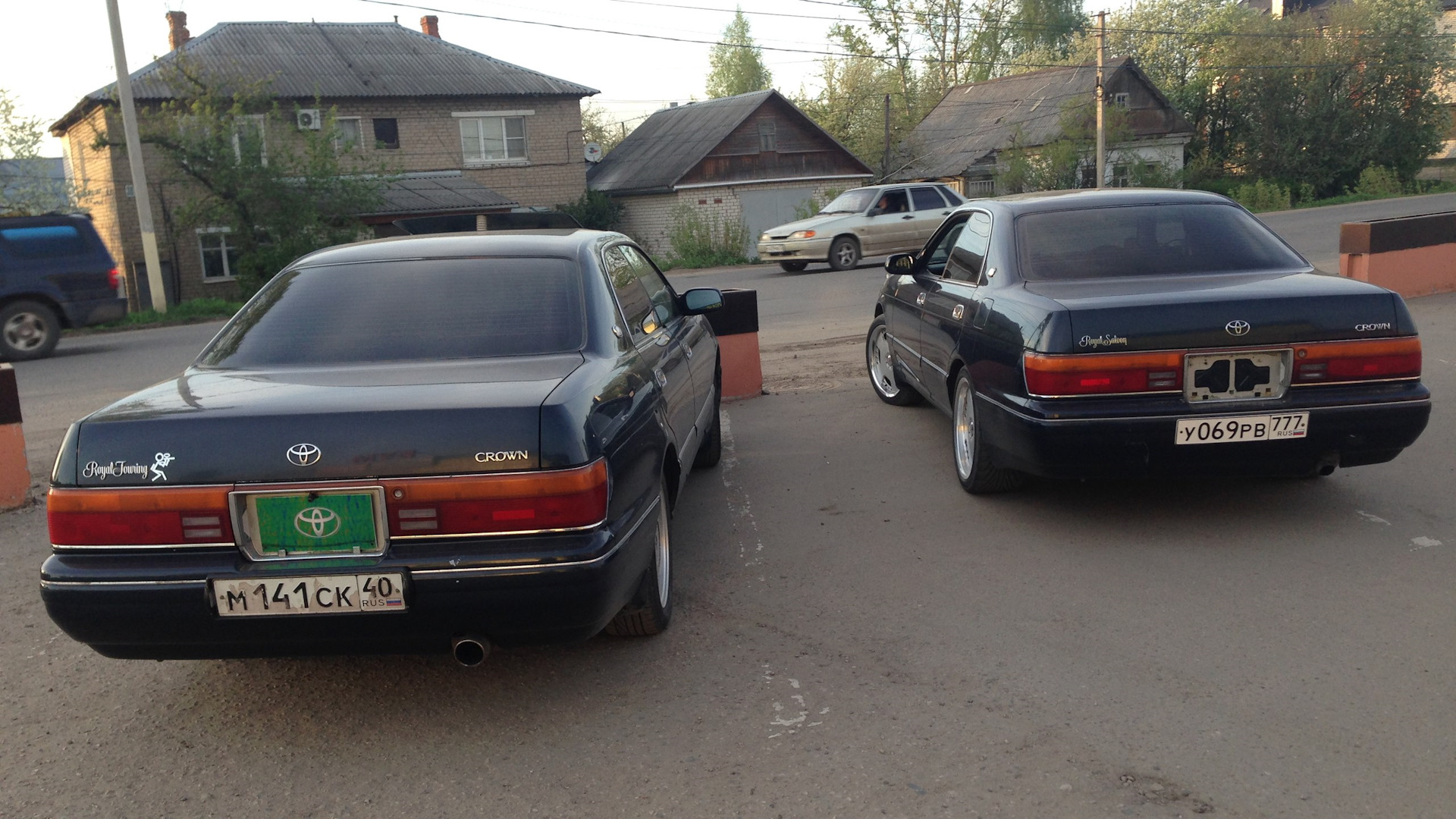 Toyota Crown (S140) 2.5 бензиновый 1994 | Диван с холодильником на DRIVE2