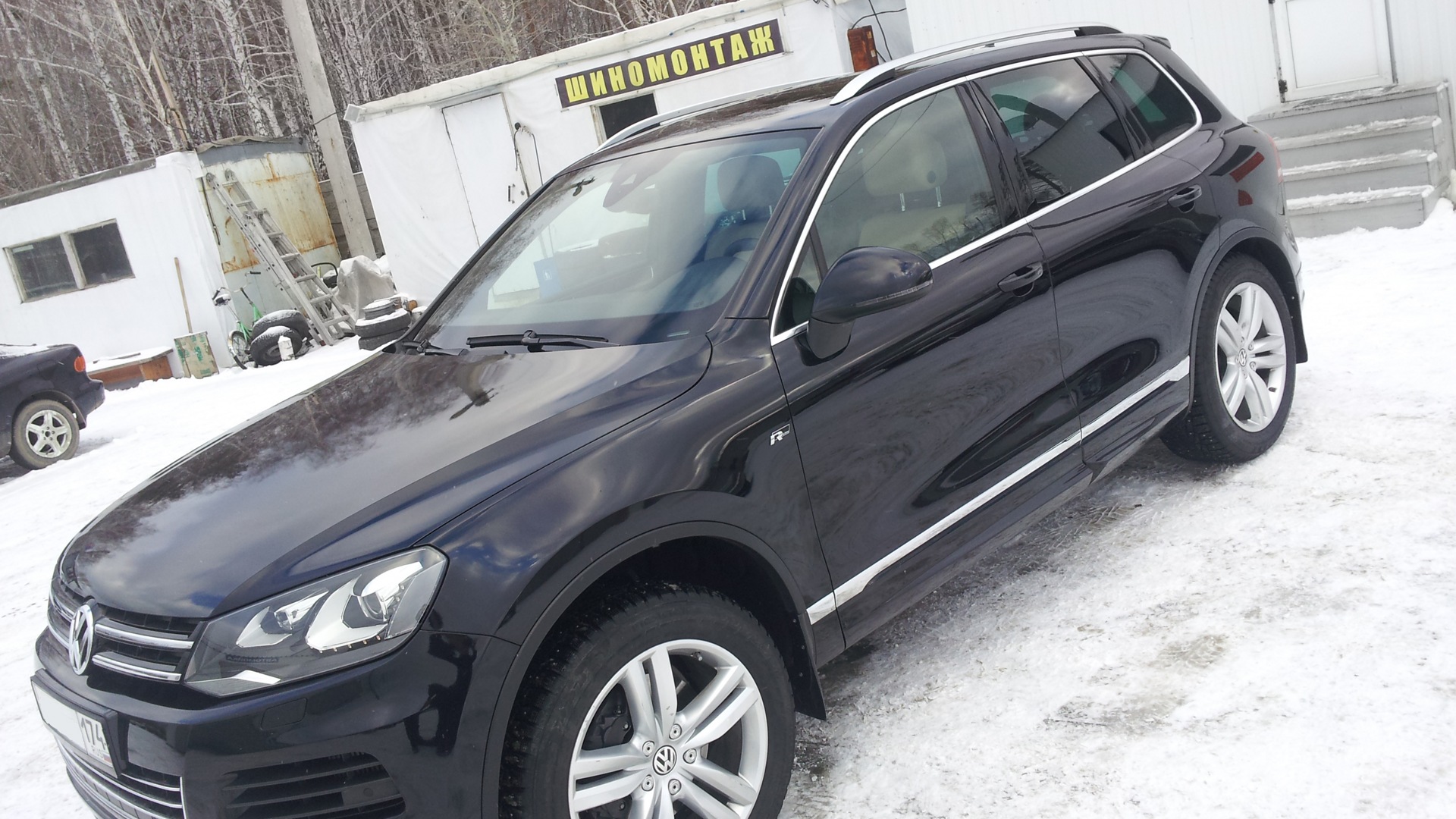 Брызговики туарег. Touareg r line 2012. Брызговики Туарег NF. Touareg NF R-line. Брызговики Туарег r line.