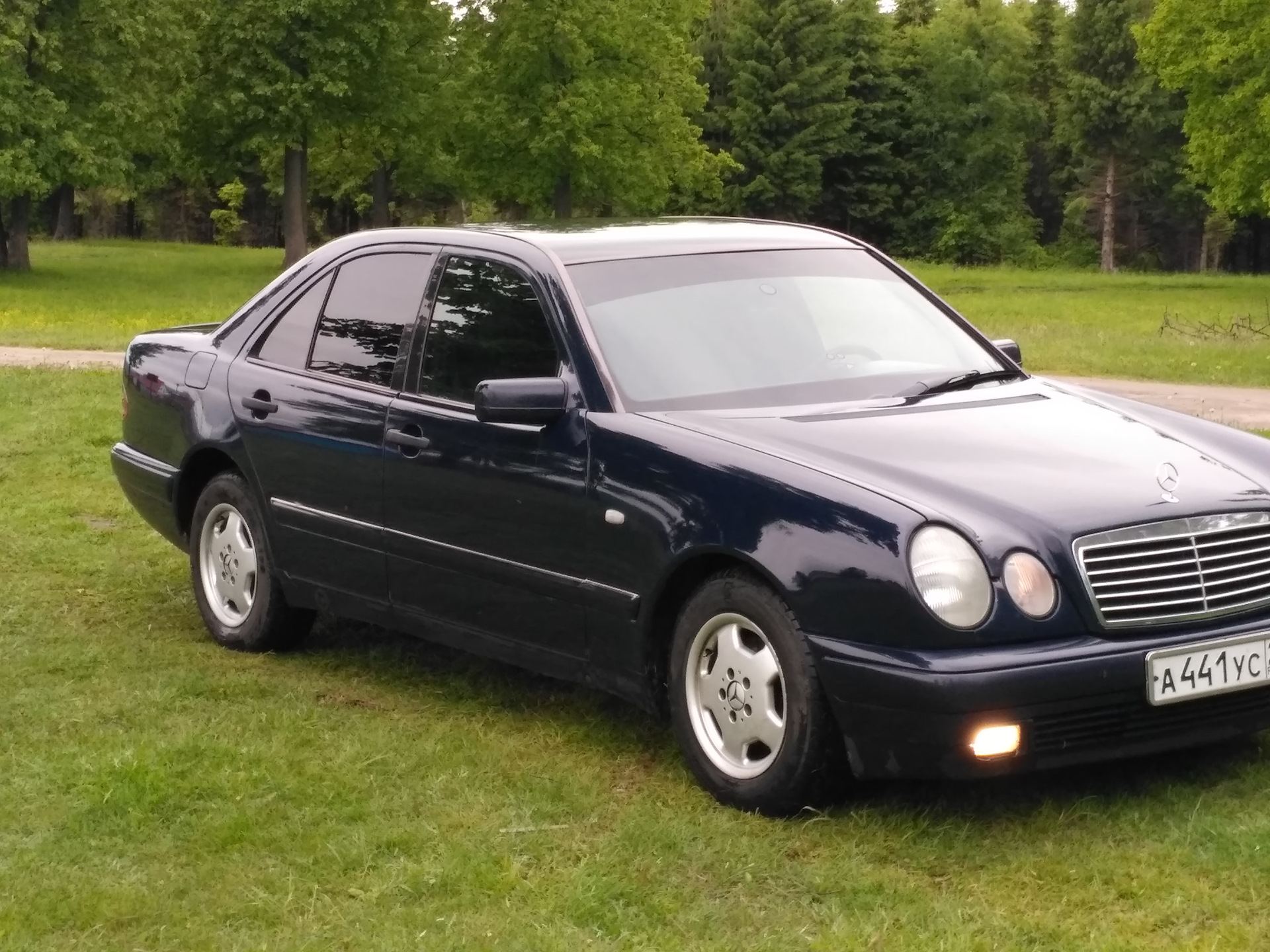 1997 г. Mercedes-Benz w210. Mercedes-Benz e-class 1997. Mercedes-Benz w210 1997. Мерседес 210 1997.