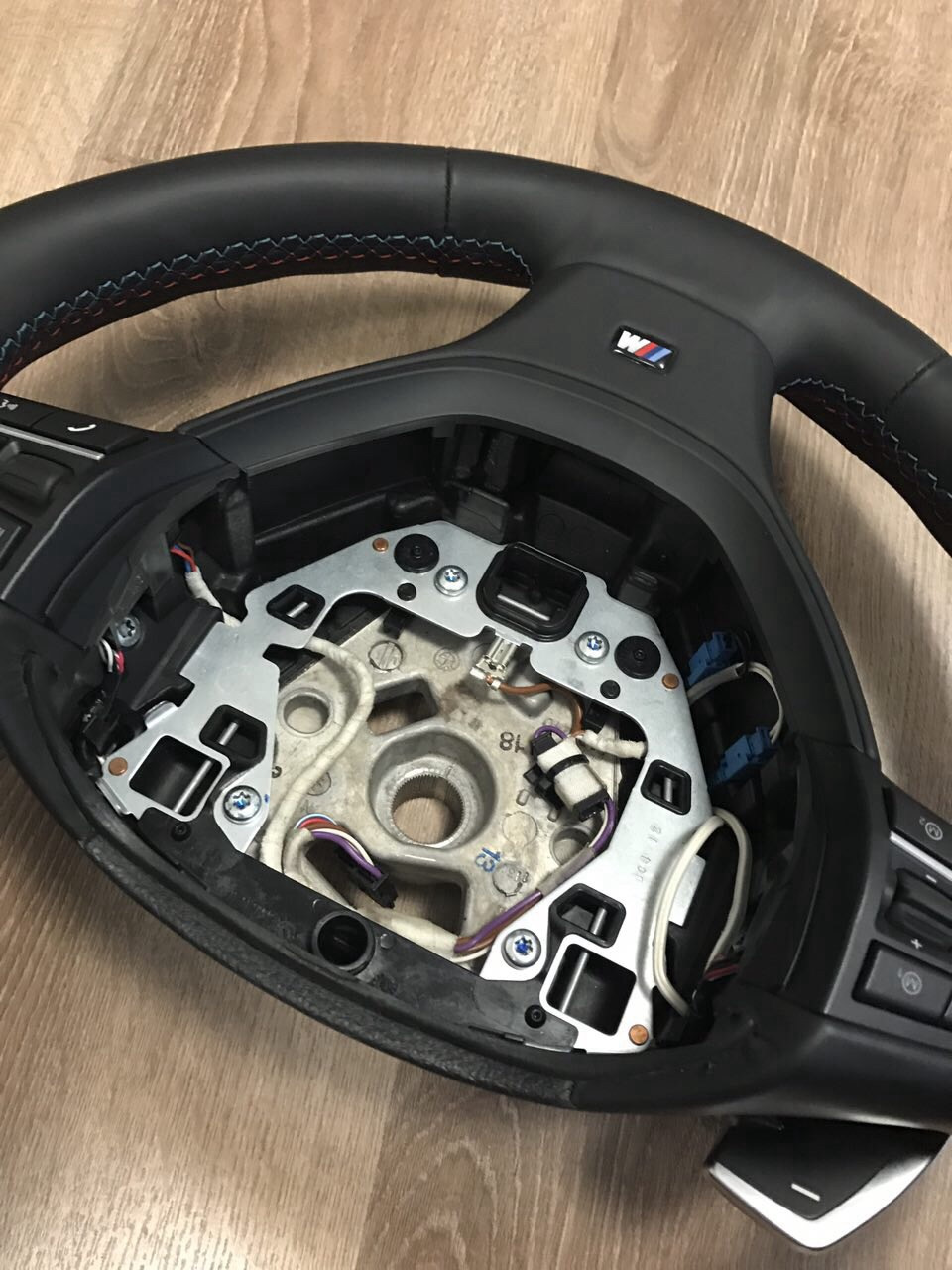 Руль ///M5 F10 с лепесткам — DRIVE2