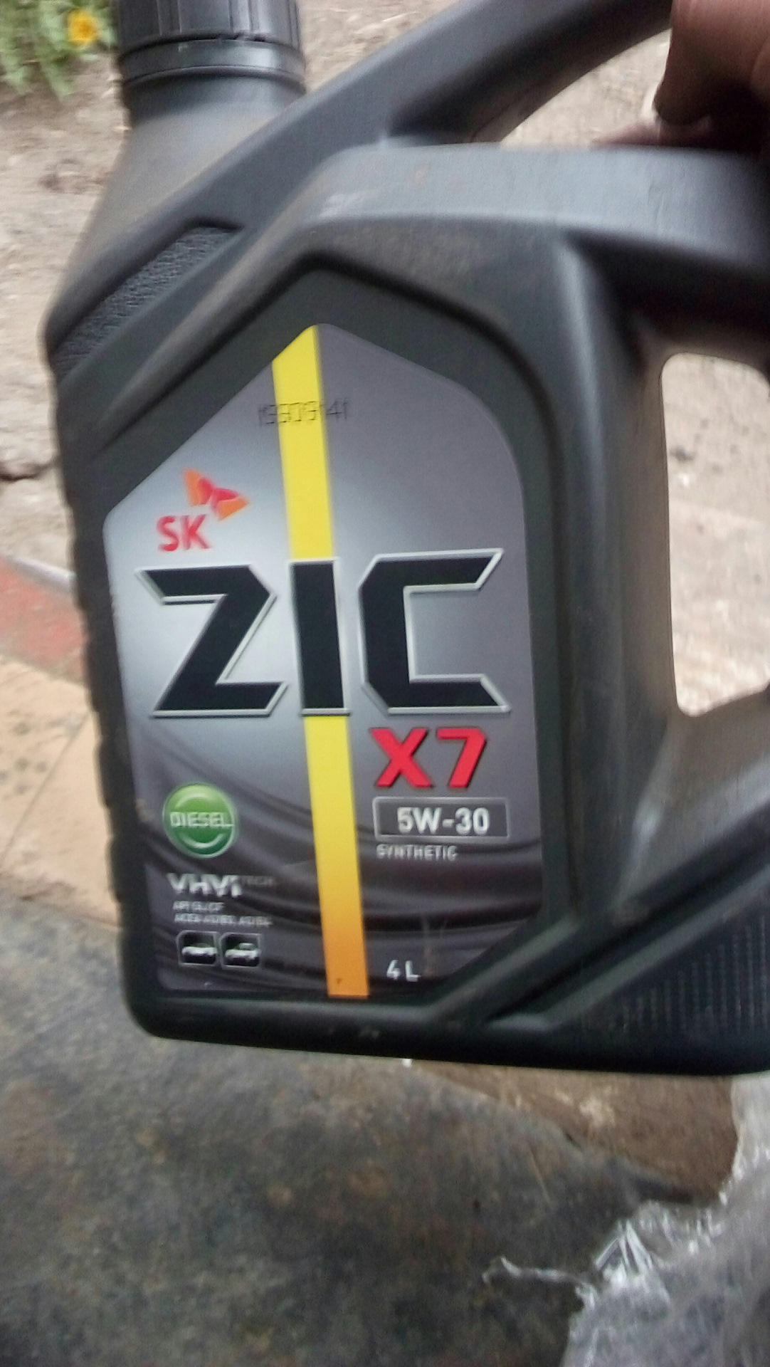 Залил зик. Субару zic 10w 50. zic x7 5 40 6 литров. zik 10w 40 золотая канистра. зик 5w30 синтетика х7 артикулы.