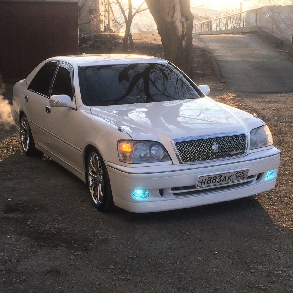 Toyota Crown athlete 2000 JDM