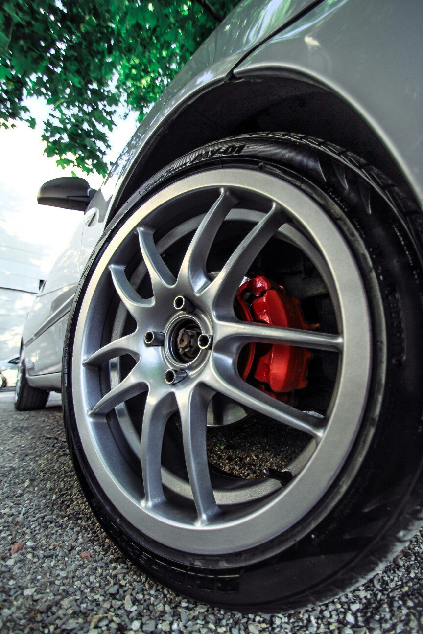 Диски a-tech schneider. Акцент 205. Низкий профиль резины r16. Низкопрофильная резина на 15. 205/45 r17 шины.