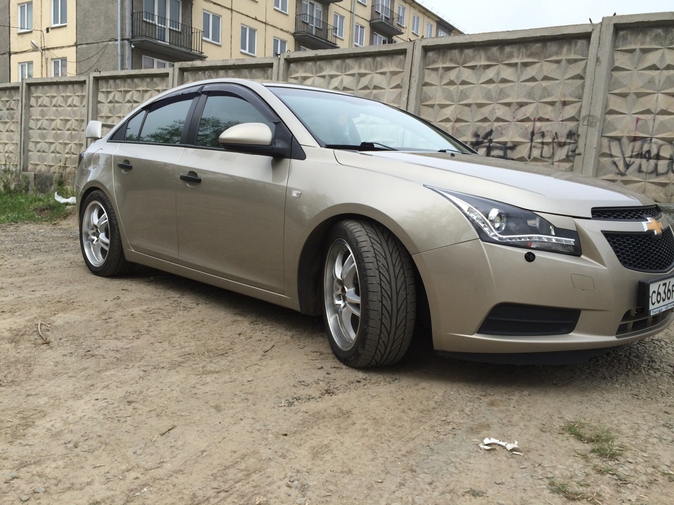 Chevrolet Cruze 2012 бежевый металлик