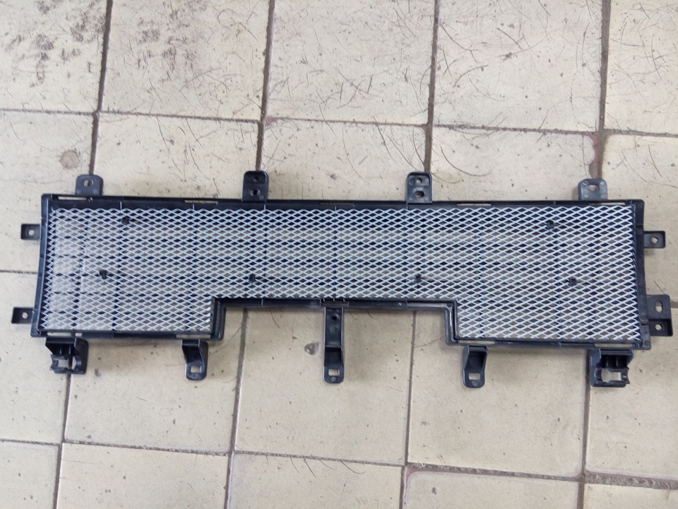 Установка защитной сетки в решетку бампера — Mitsubishi Pajero (4G), 3 ...