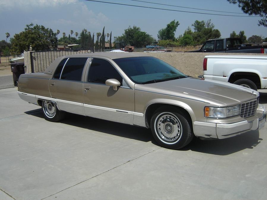 Cadillac Fleetwood 2000