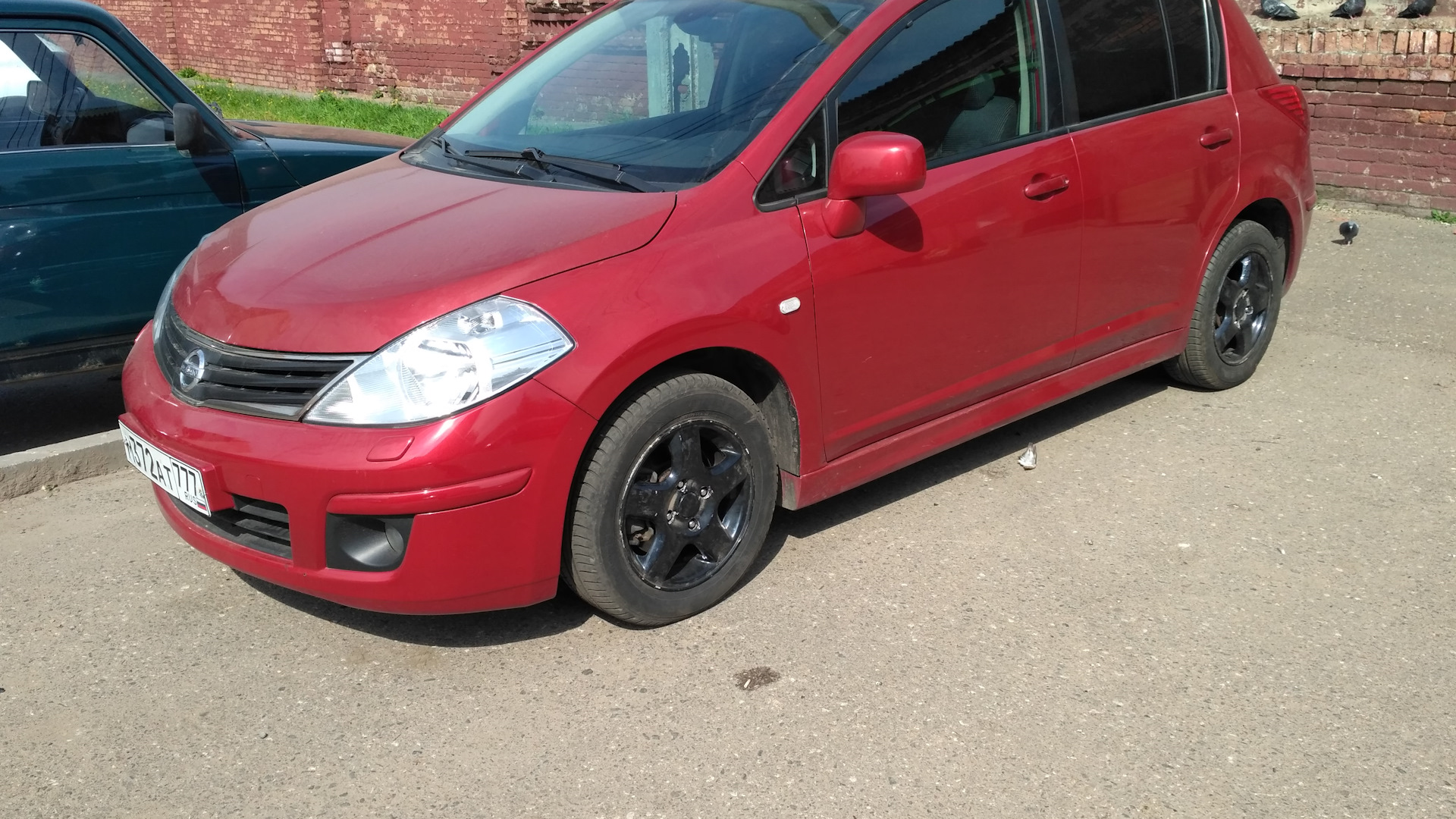 Сверловка тиида. Диски на ниссан тиида r16. Nissan tiida на 16 колёсах. Ниссан тиида на 16 дисках. Сверловка тиида.