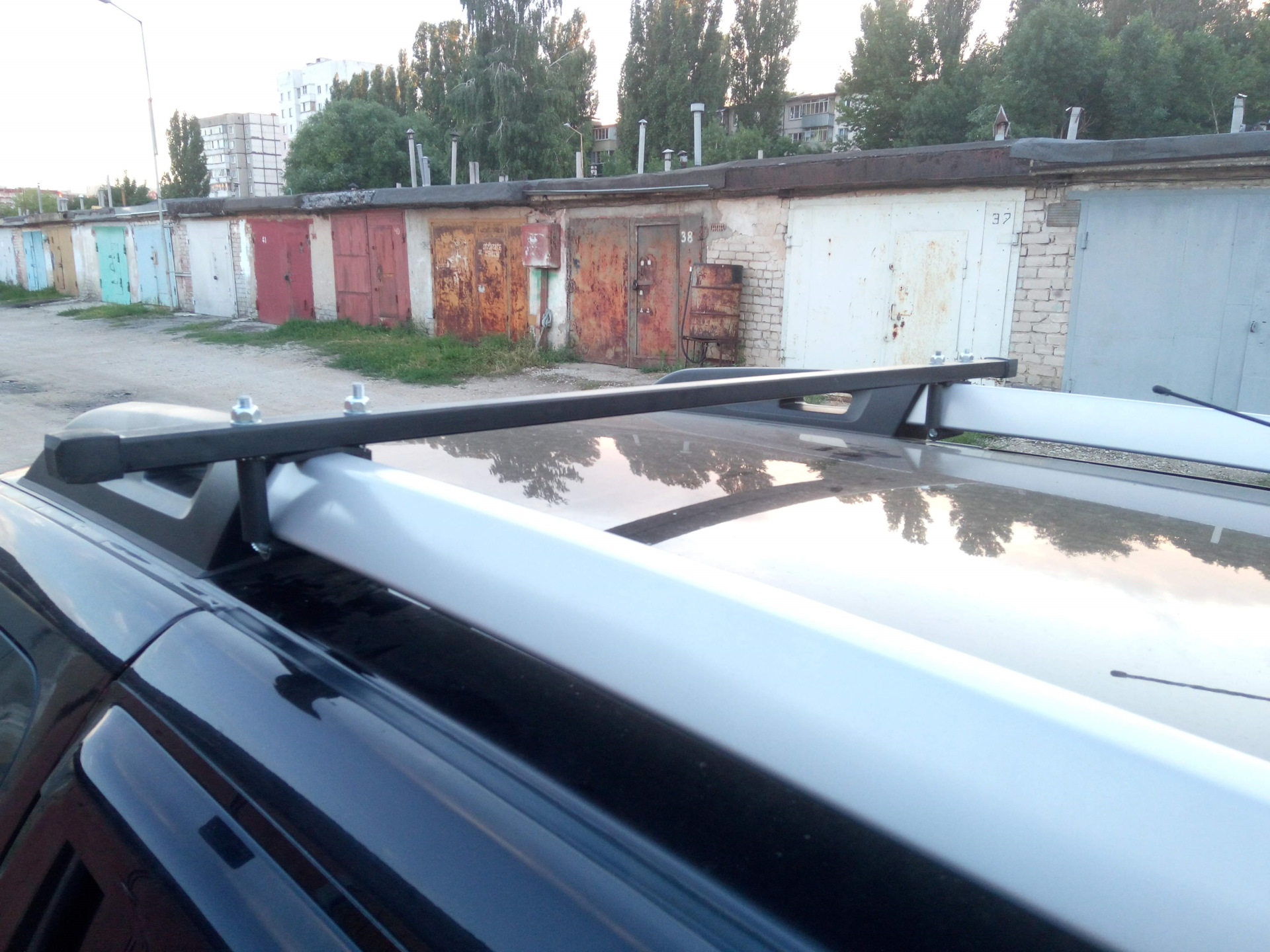 Дело было вечером, делать было нечего… Или самодельные дуги на рейлинги ...