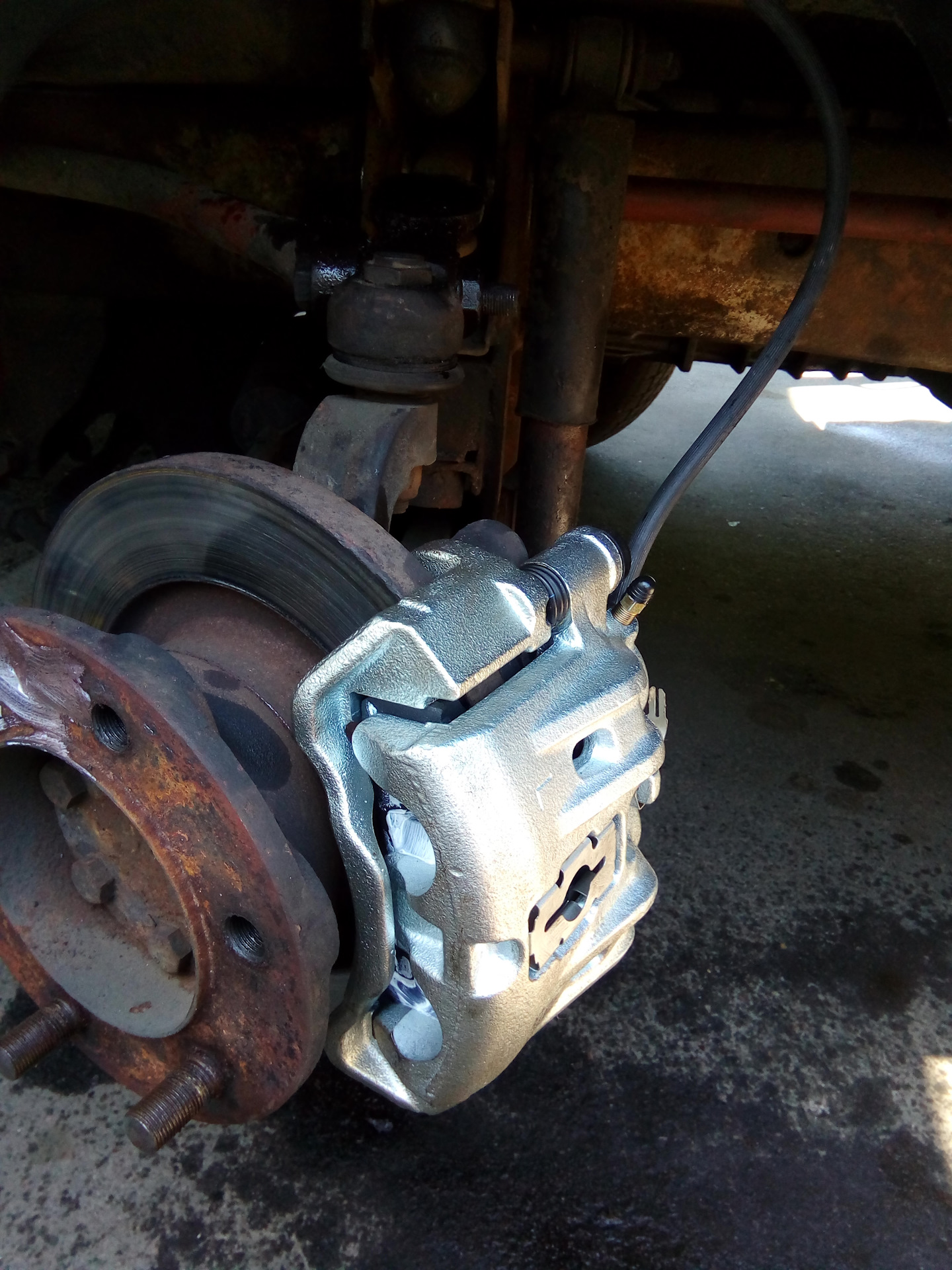 Corolla 120 грохот суппортов. Болтается суппорт. Гремят суппорта лифан солано 620. Ремонт суппорта газель. Суппорт лифан солано.