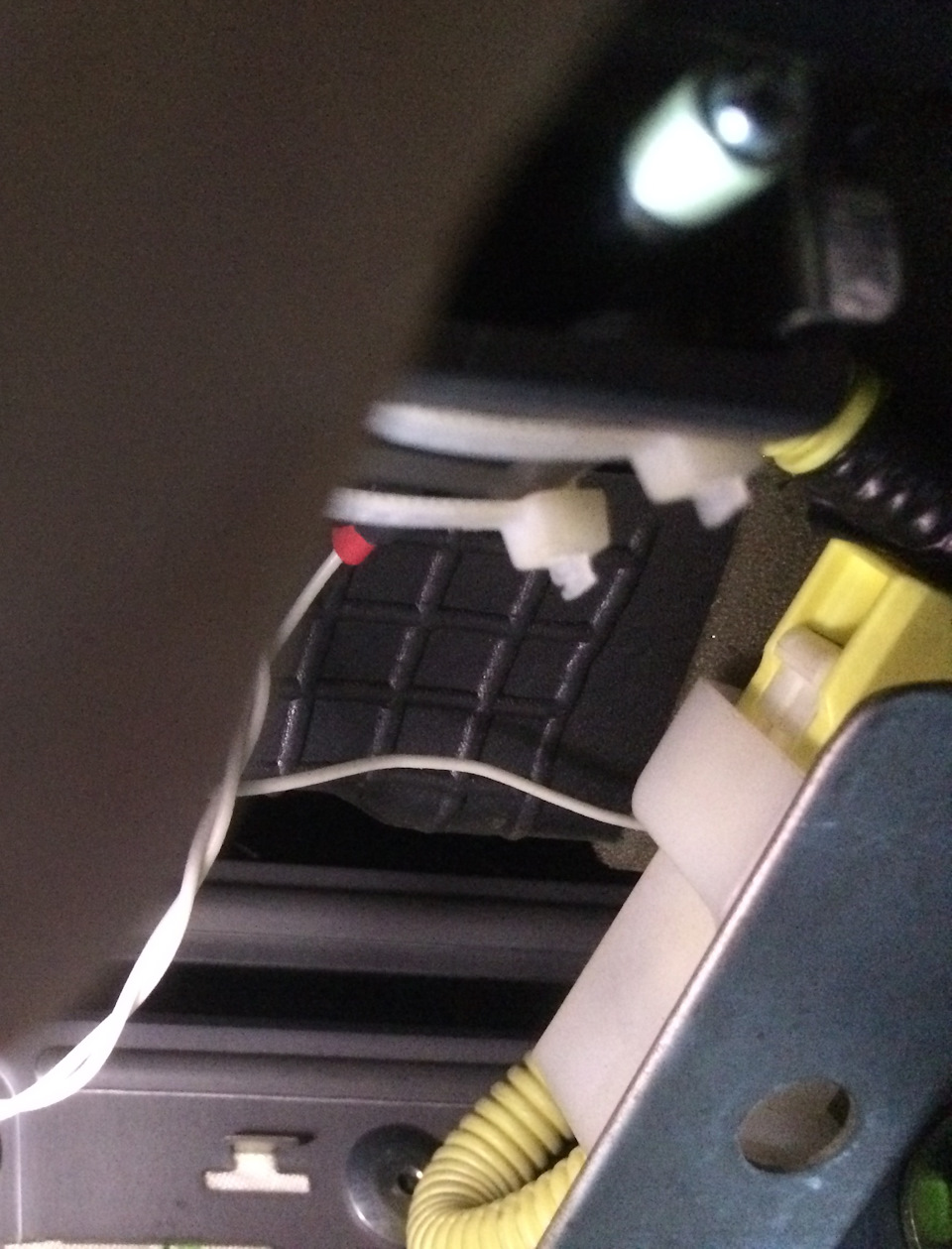 Ключ замка багажника по личинке замка — Toyota Crown (S130), 2 л, 1988 ...