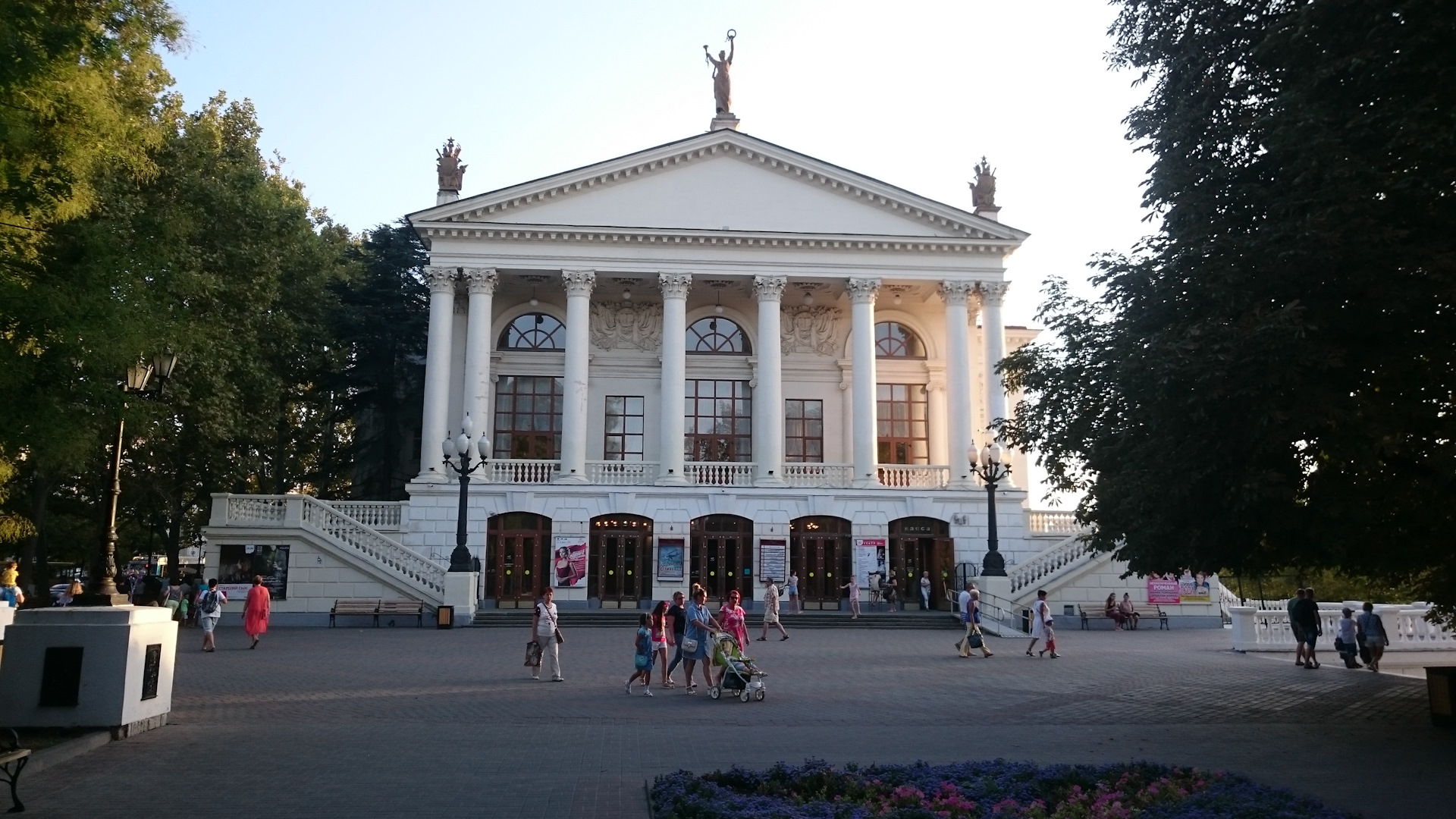 Театр луначарского фото