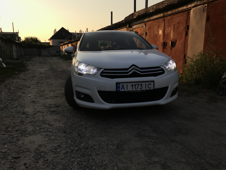 Citroen c4 тюнинг фар Линзы с ангельскими глазками - Citroen C4 (2G), 1,6 л, 2011 года электроника DRI