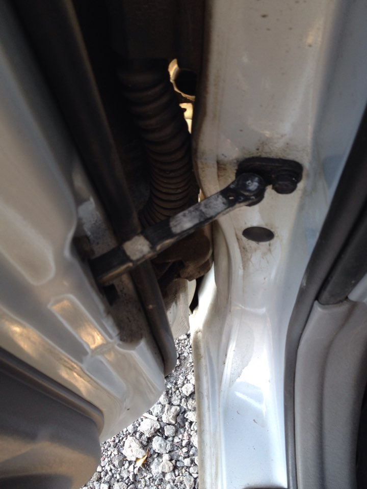 Смазка петель и замков перед зимой. — Hyundai Matrix, 1,8 л, 2004 года ...