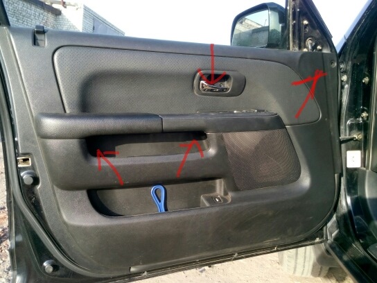 Обшивка дверей хонда срв. Honda CR-V Rd 9 дверная карта. Снятие обшивки двери Honda CRV II. Обшивка торпеды Honda CRV Rd 2. Обшивка дверей на Honda CR V 2010.