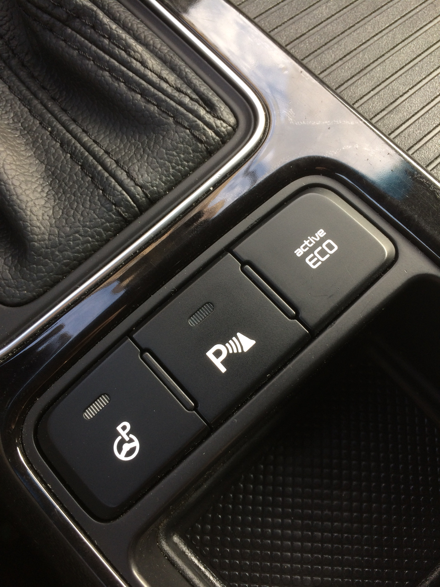 Active eco kia ceed кнопка. Кнопка эко для mitsubishi. Кнопка эко на киа сид 2. Hyundai santa fe полный привод кнопка. Кнопка выхлопа ваг.
