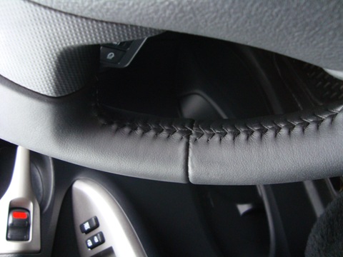 Leather steering wheel - Toyota Corolla 16 L 2008